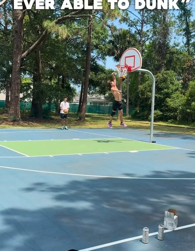 Stephen Hart dunk attempt